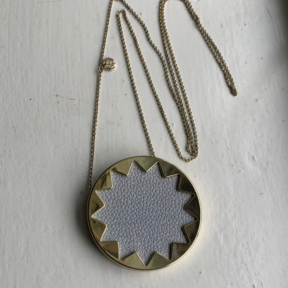 House of Harlow 1960 Gray Sunburst Necklace